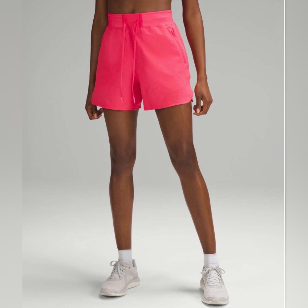 NWT Lululemon License to Train High-Rise Shorts Size 2 Lip Gloss
